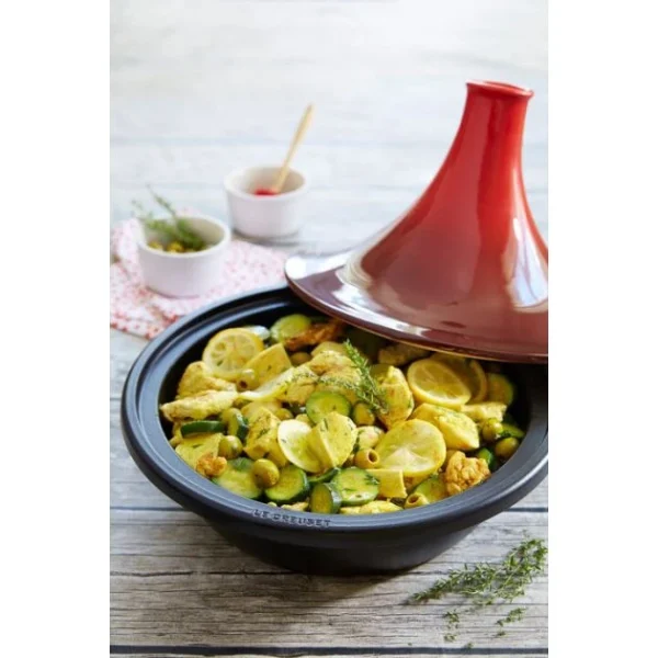 Neuve avec étiquette Plat à Tajine En Fonte 31 Cm Cerise Le Creuset 5